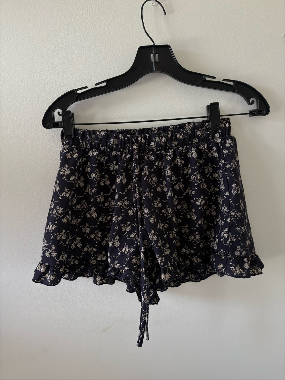 Floral Ruffle Drawstring Women’s Shorts - Picture 3 of 6